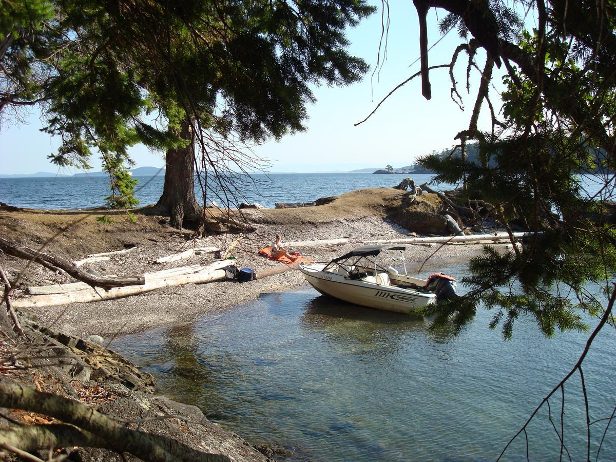 Sticks And Stones Cottage-Arbutus Grove Montague Harbour Exteriér fotografie