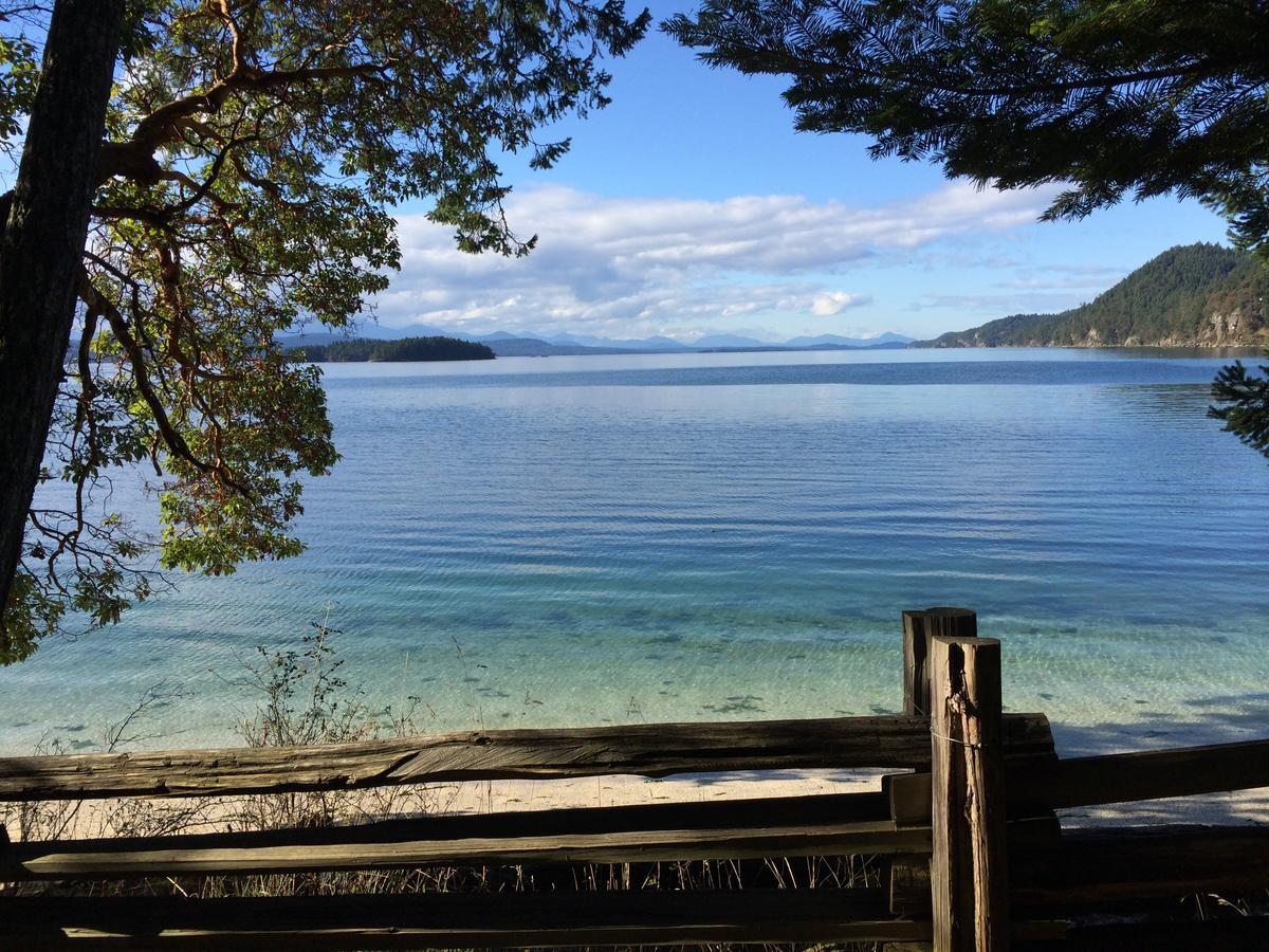 Sticks And Stones Cottage-Arbutus Grove Montague Harbour Exteriér fotografie